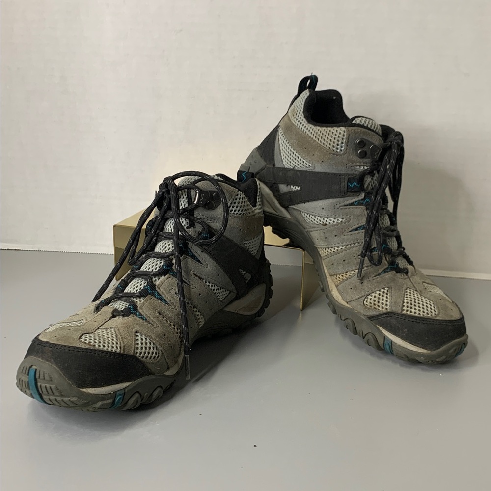 Merrell Women's Accentor Mid Ventilator hiking boots Size 8